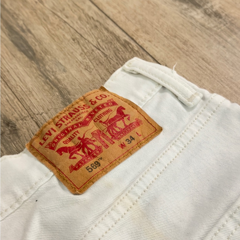 Levi's White Jean Shorts for Men - Picture 3 of 3
